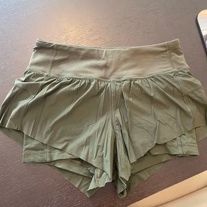 Lululemon green running shorts